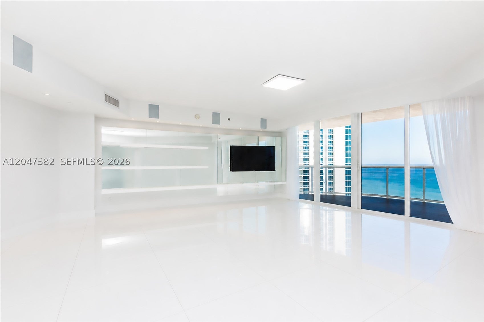 17201 Collins Ave 1807