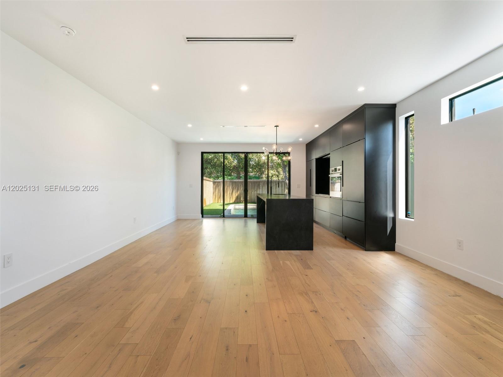 227 NW 39th St