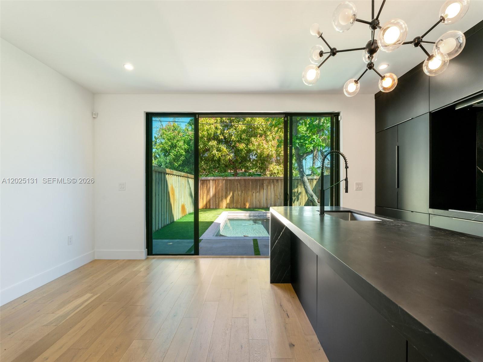 227 NW 39th St