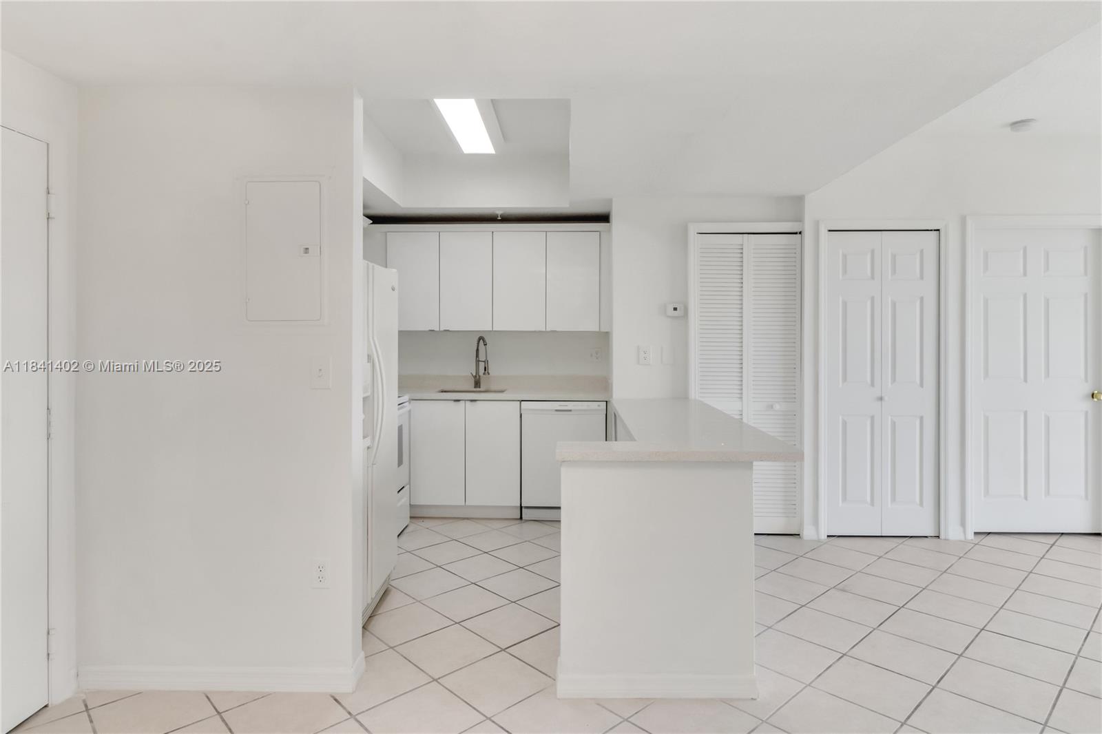 CORAL PLAZA OF MIAMI COND - Residential Lease