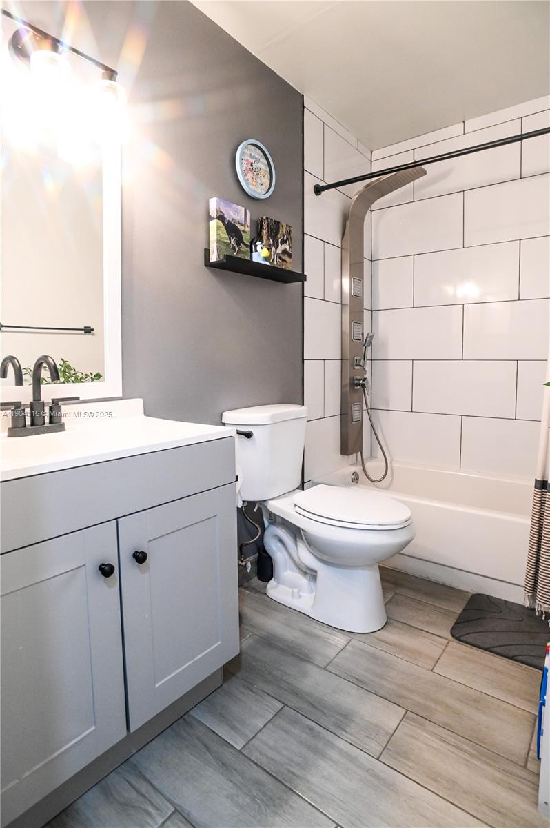 ARROWHEAD GOLF AND TENNIS - Residential