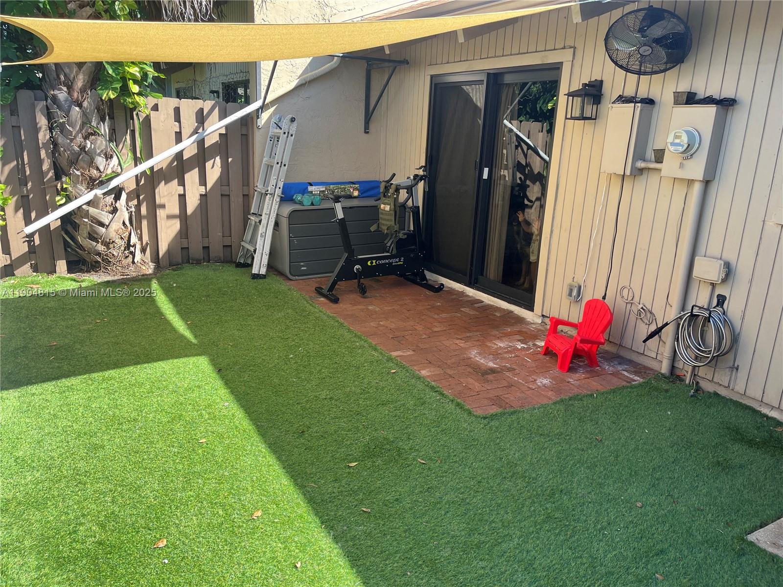 ARROWHEAD GOLF AND TENNIS - Residential