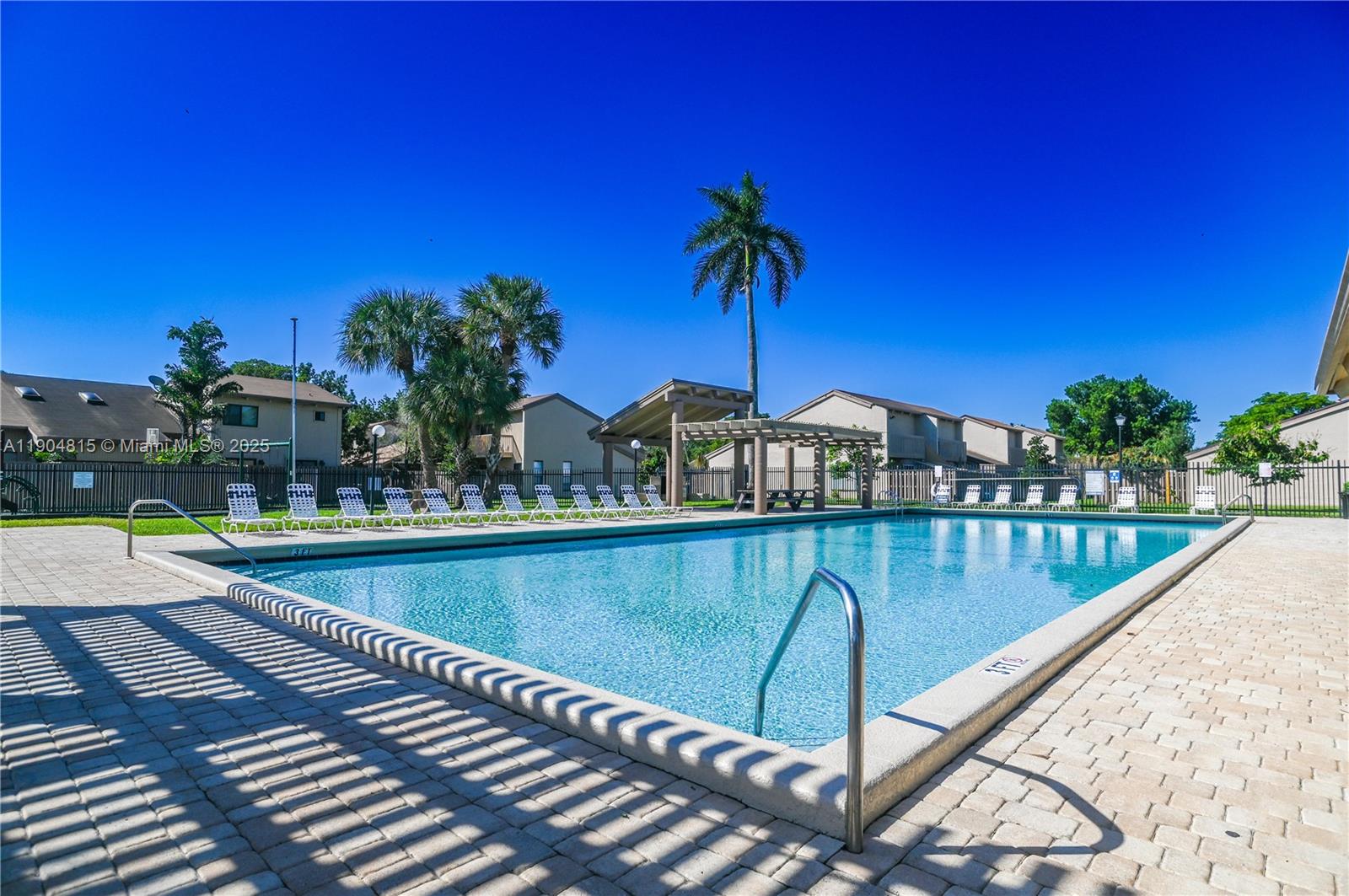 ARROWHEAD GOLF AND TENNIS - Residential