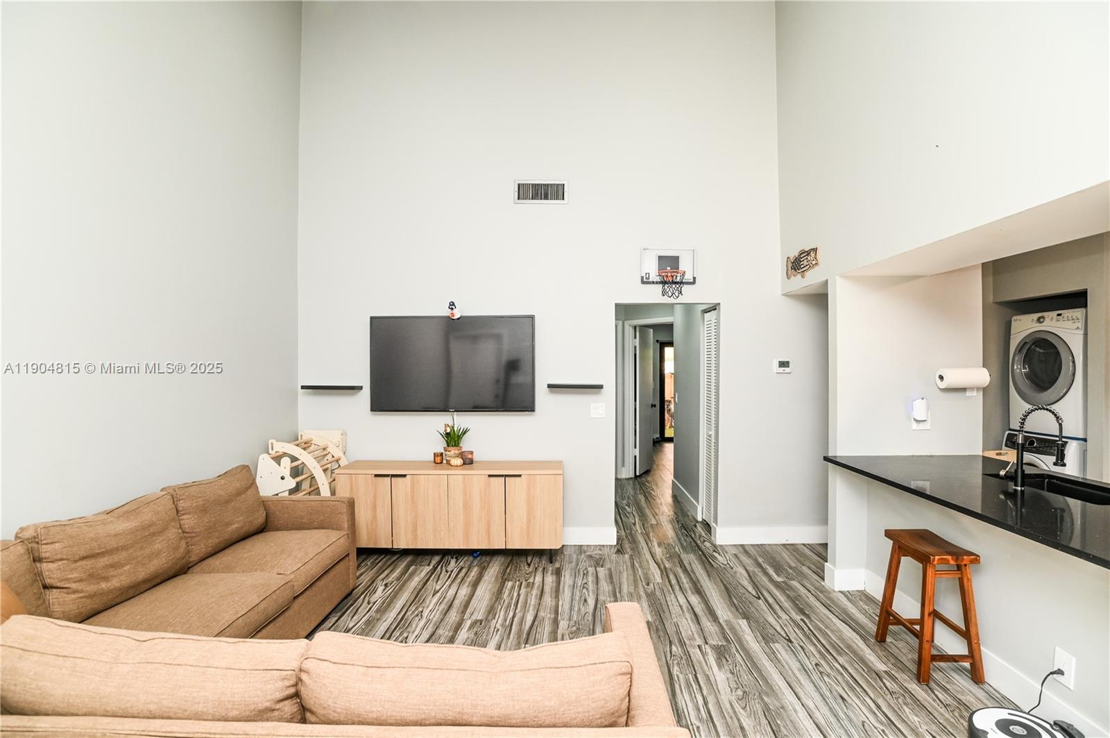 ARROWHEAD GOLF AND TENNIS - Residential