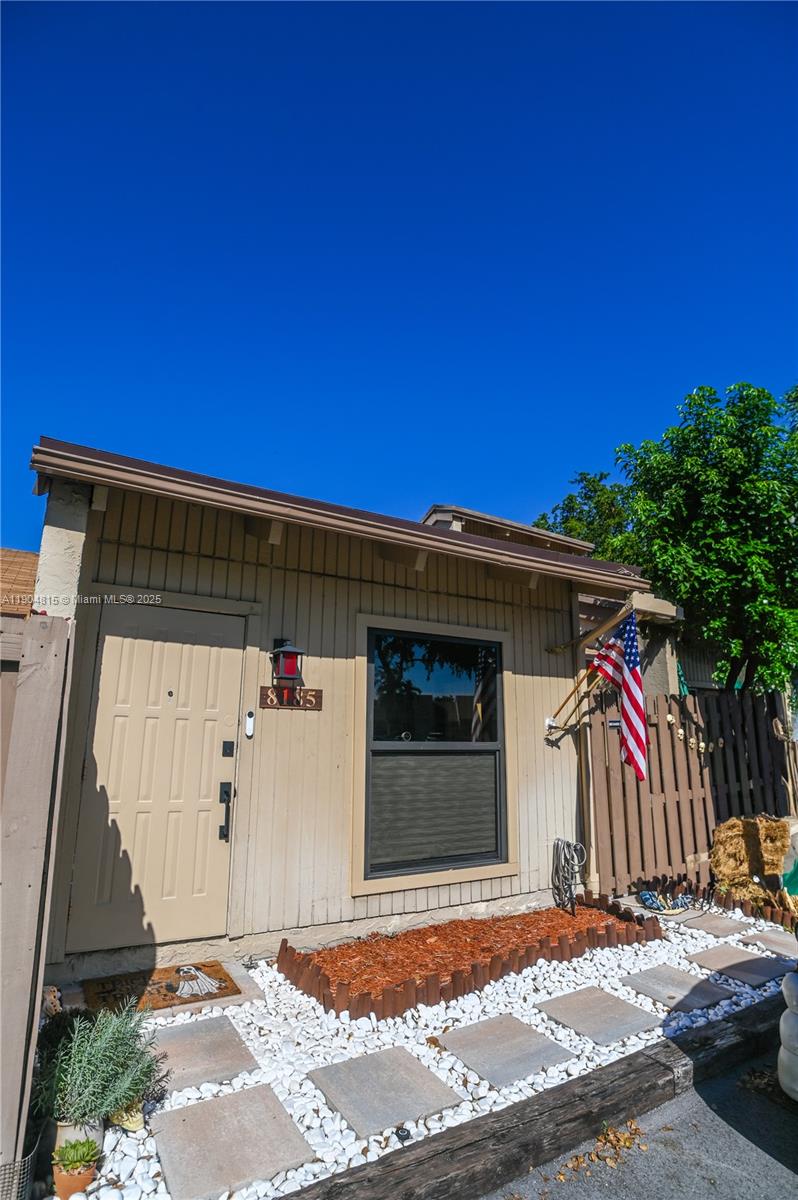 ARROWHEAD GOLF AND TENNIS - Residential