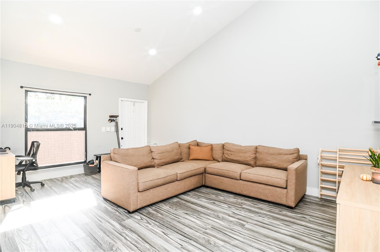 ARROWHEAD GOLF AND TENNIS - Residential