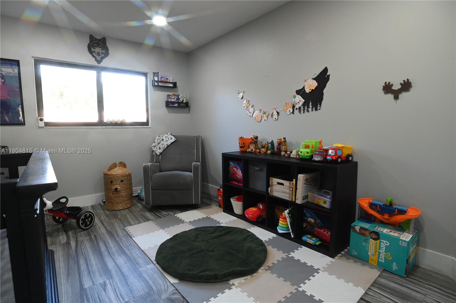 ARROWHEAD GOLF AND TENNIS - Residential