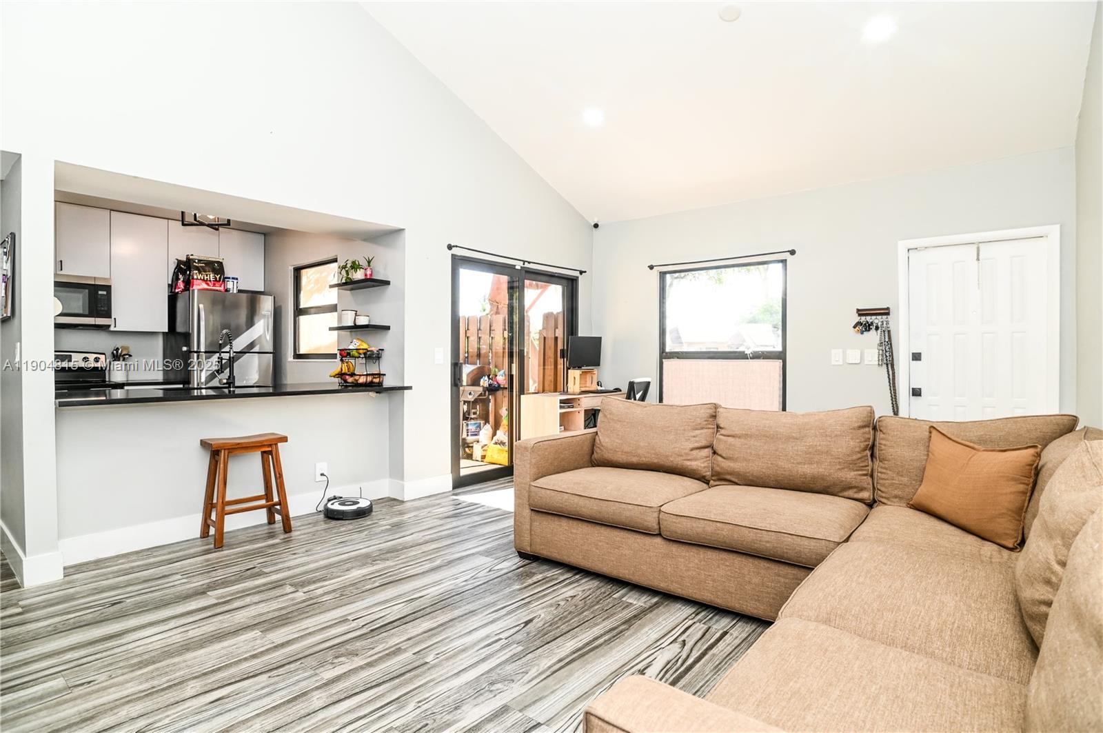 ARROWHEAD GOLF AND TENNIS - Residential