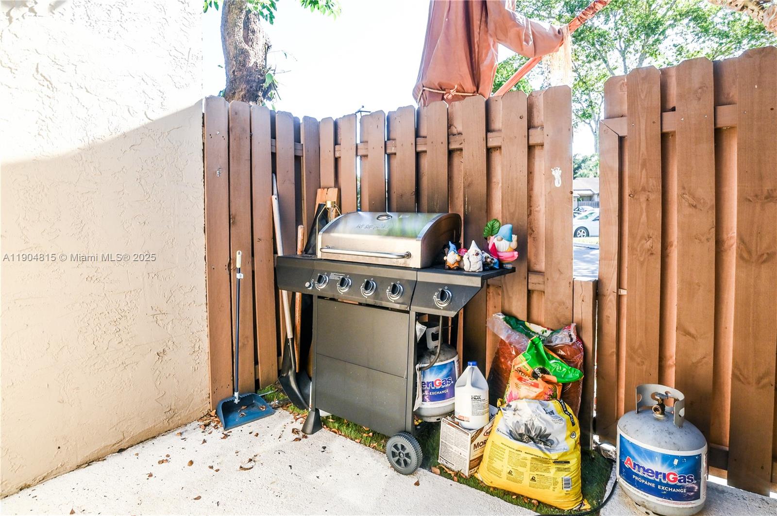 ARROWHEAD GOLF AND TENNIS - Residential