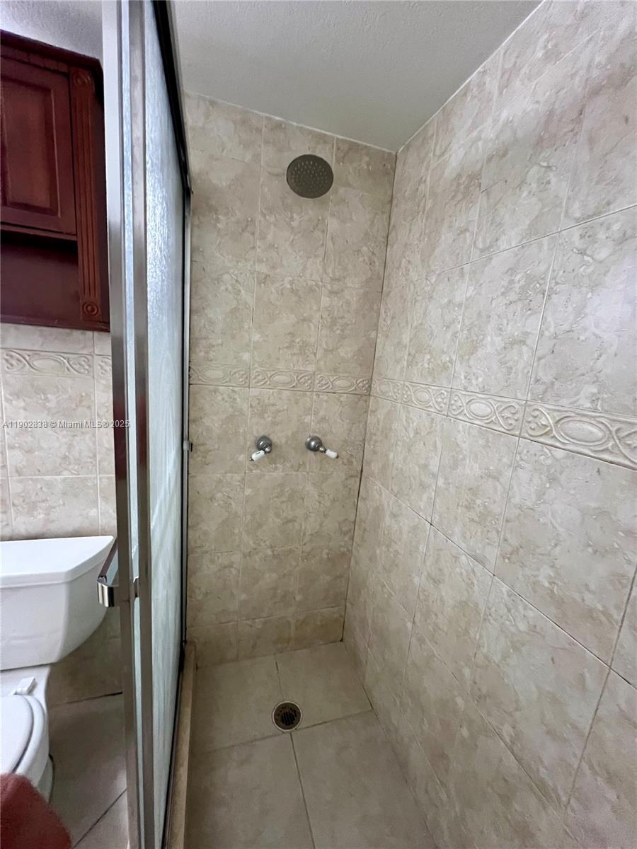 VERSAILLE GARDENS I CONDO - Residential