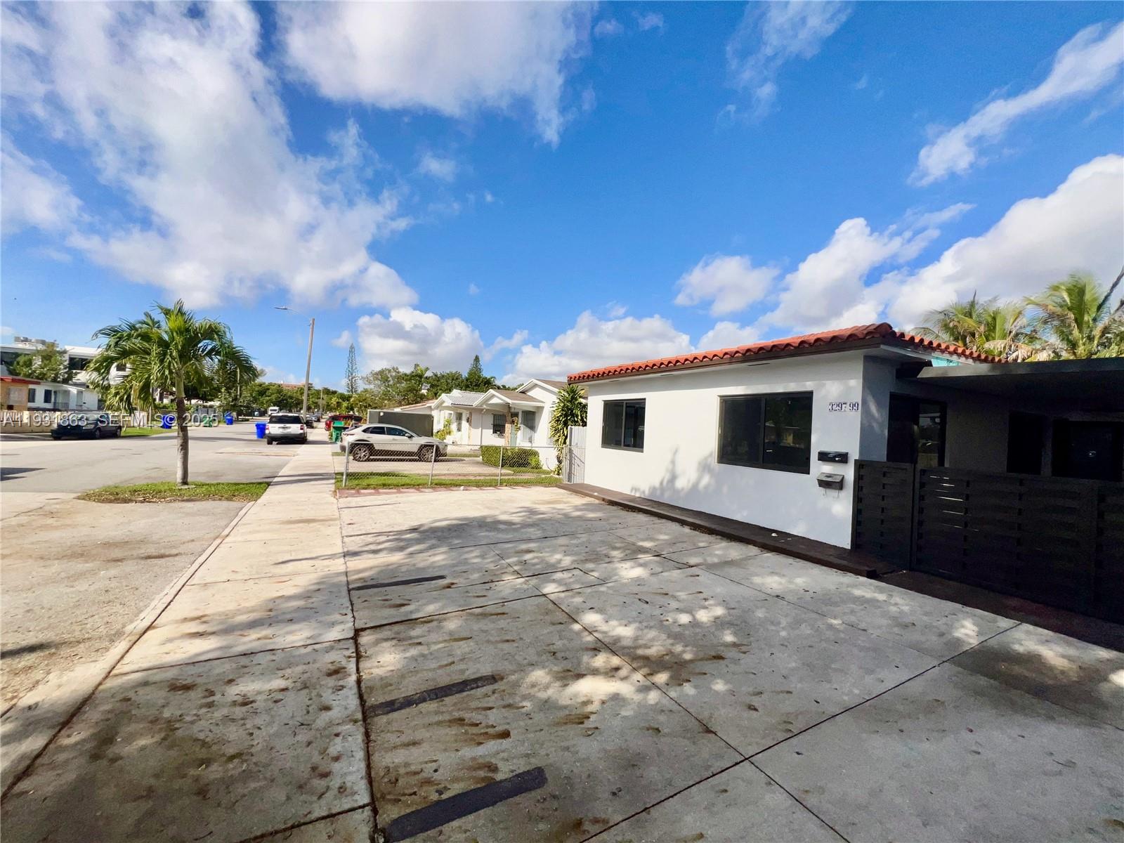 3297 - 3299 SW 26th St