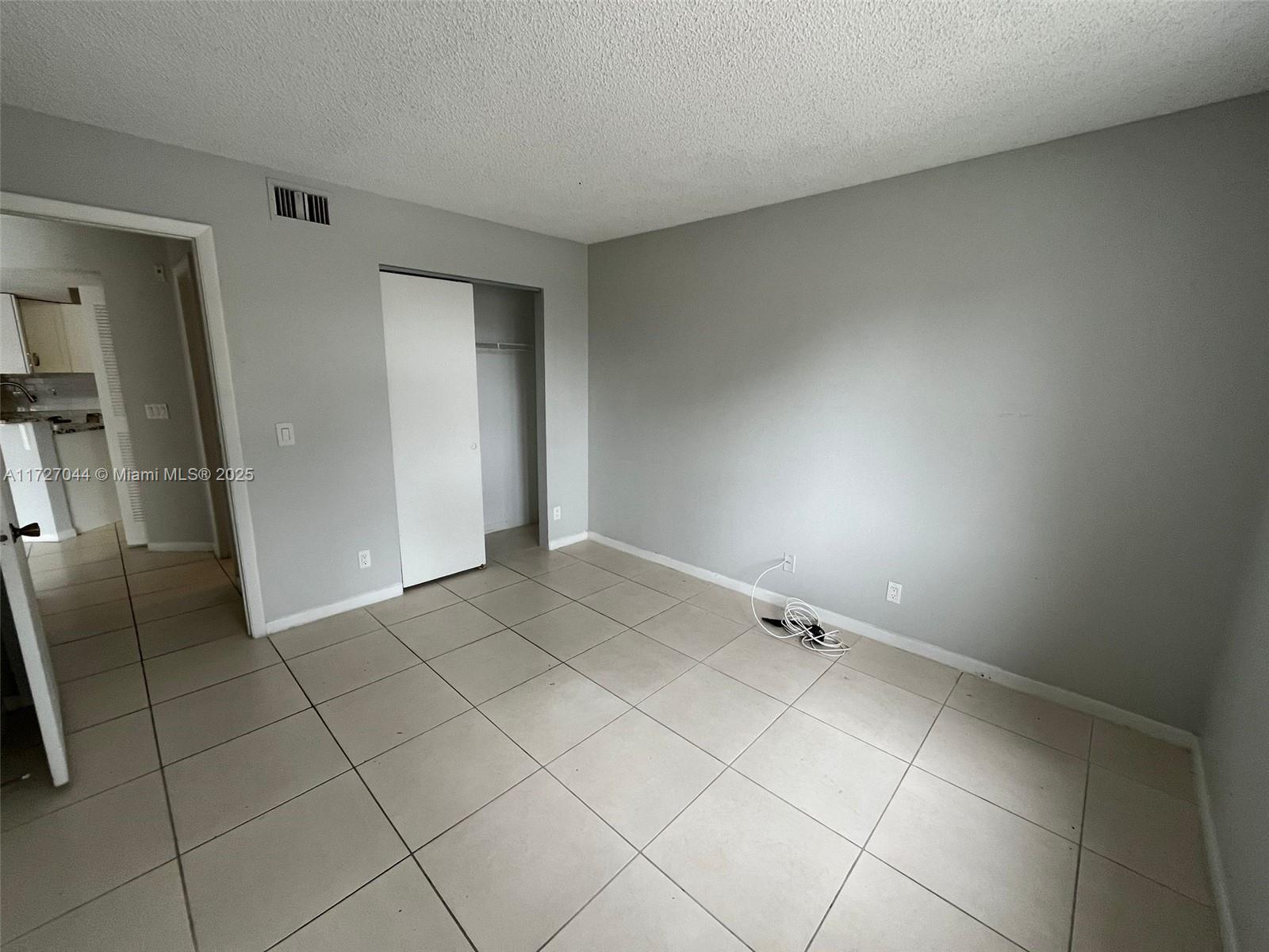 EDGEWATER CONDO - Residential Lease