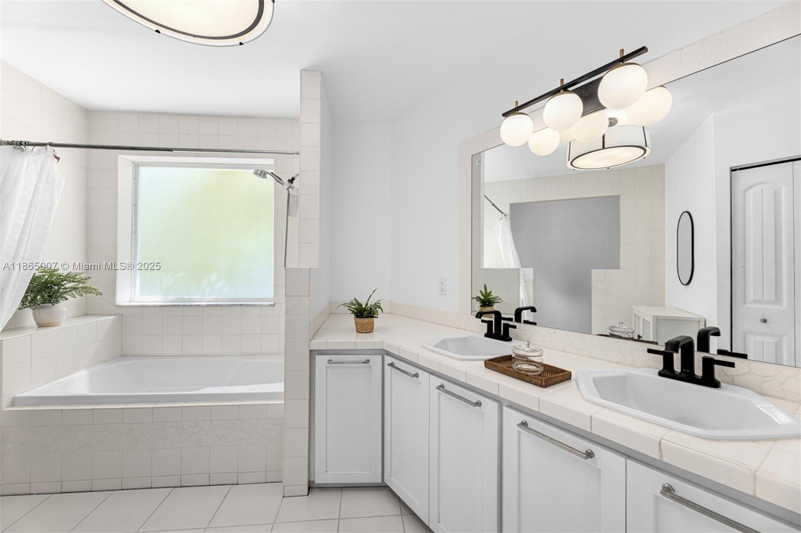 TROPICAL ISLE HOMES SUB - Residential