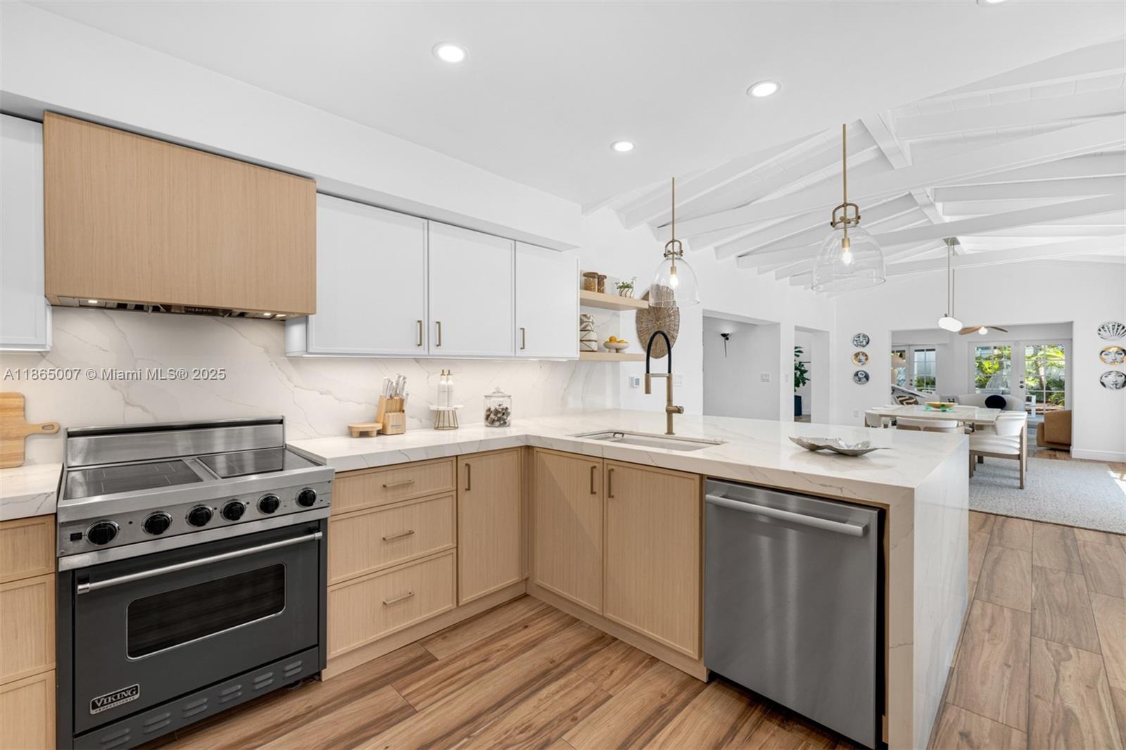 TROPICAL ISLE HOMES SUB - Residential