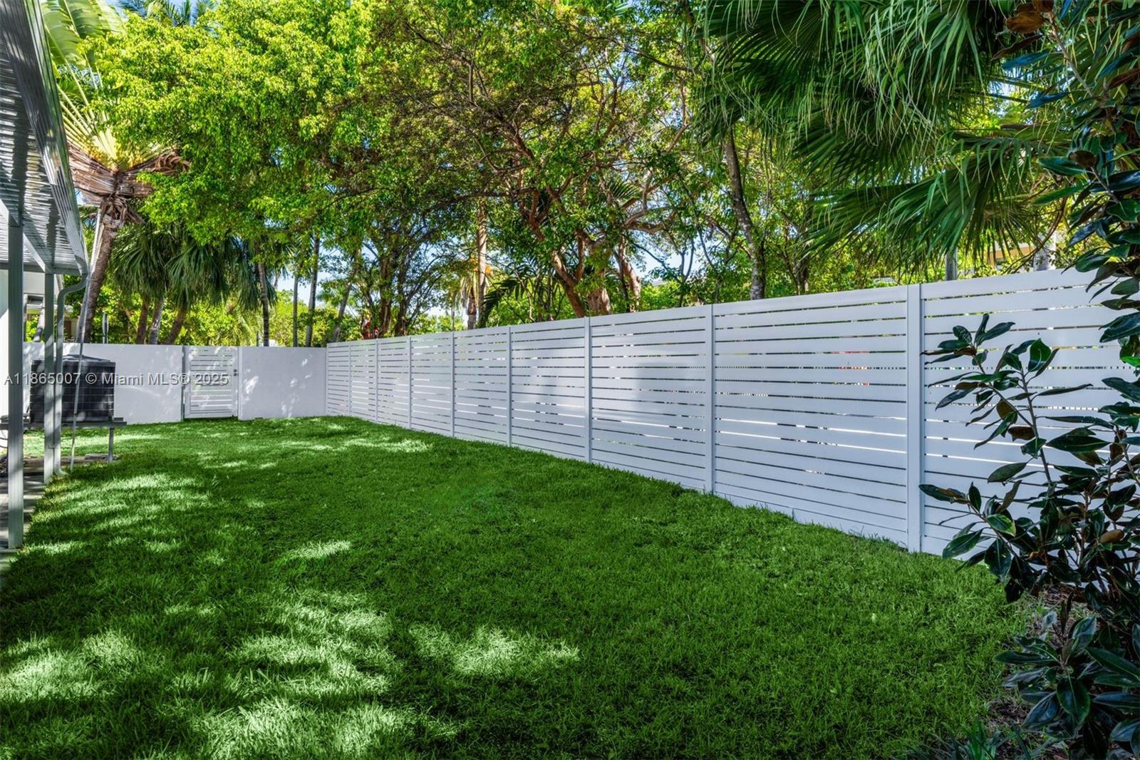 TROPICAL ISLE HOMES SUB - Residential