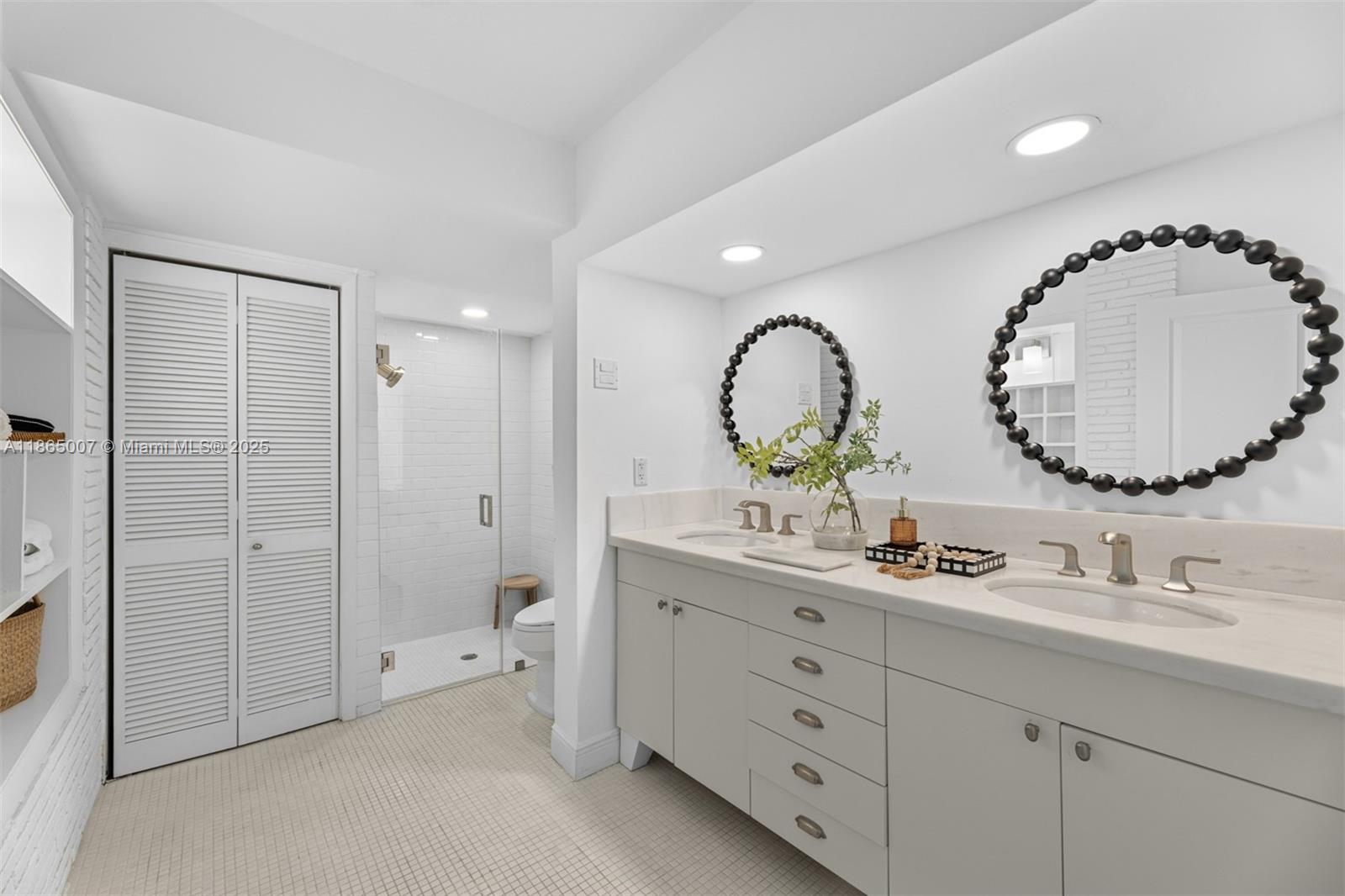 TROPICAL ISLE HOMES SUB - Residential