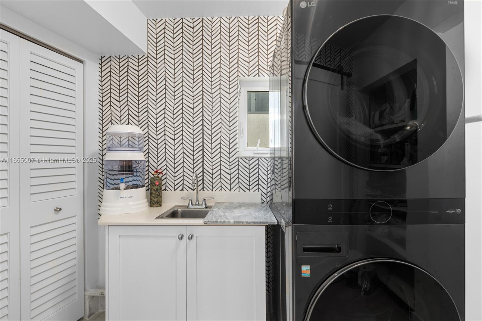 TROPICAL ISLE HOMES SUB - Residential