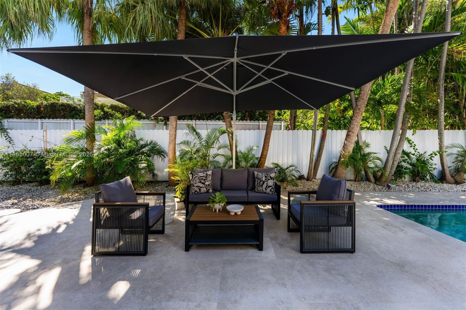 TROPICAL ISLE HOMES SUB - Residential