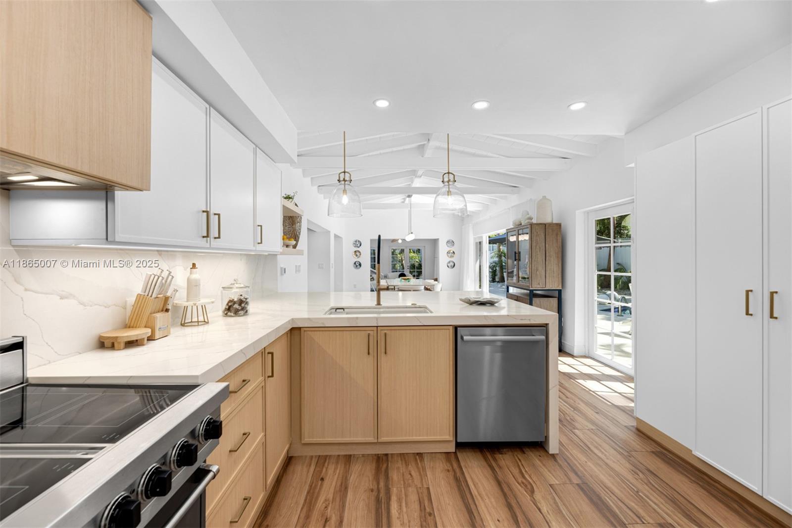 TROPICAL ISLE HOMES SUB - Residential