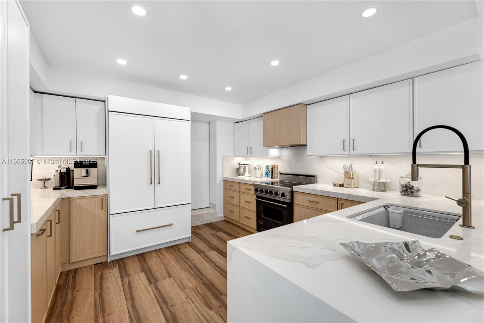 TROPICAL ISLE HOMES SUB - Residential