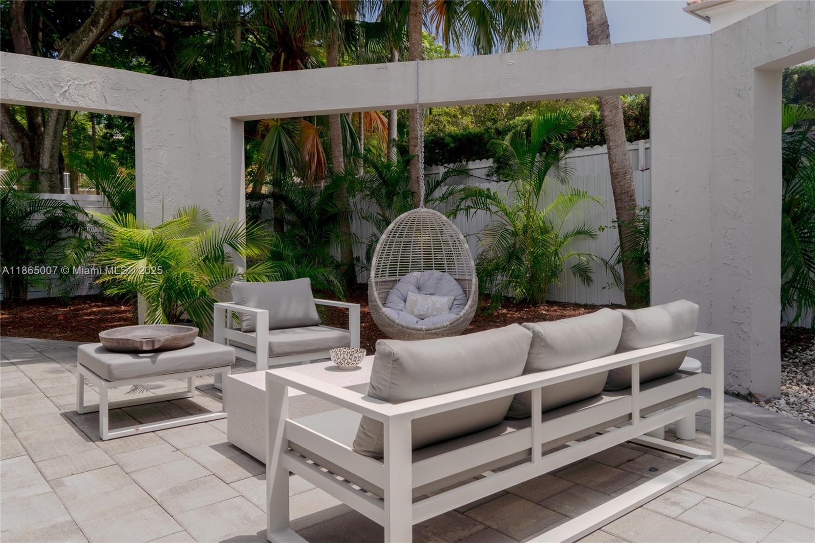 TROPICAL ISLE HOMES SUB - Residential