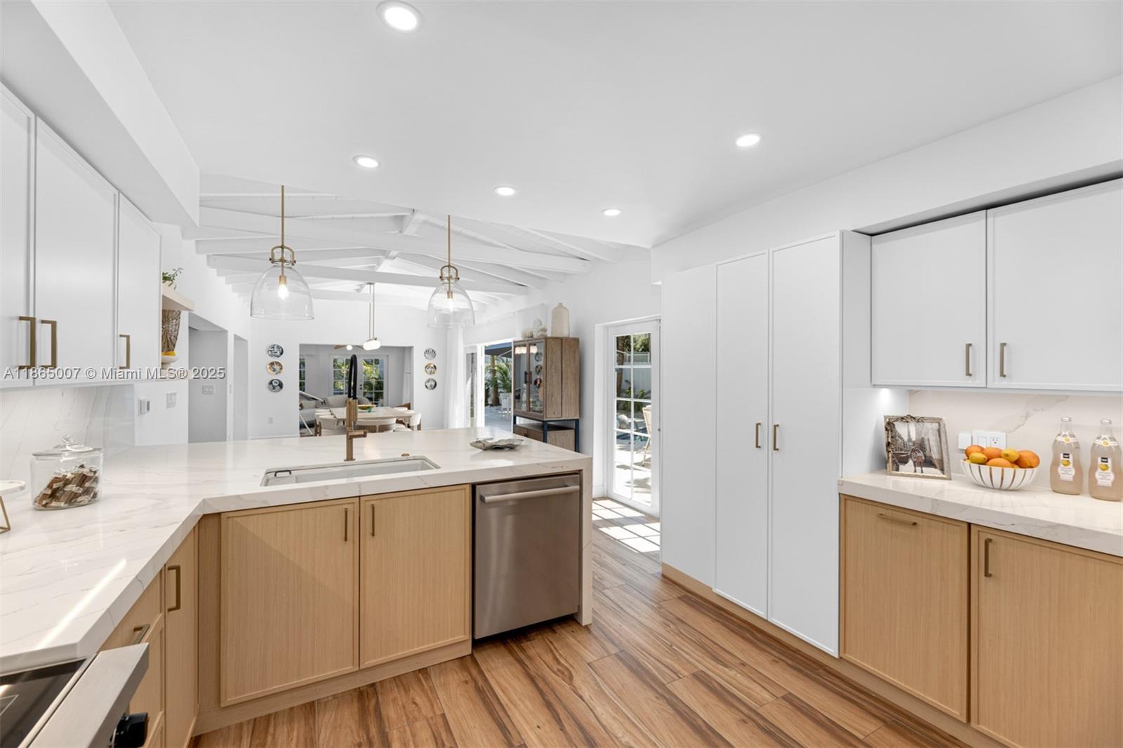 TROPICAL ISLE HOMES SUB - Residential