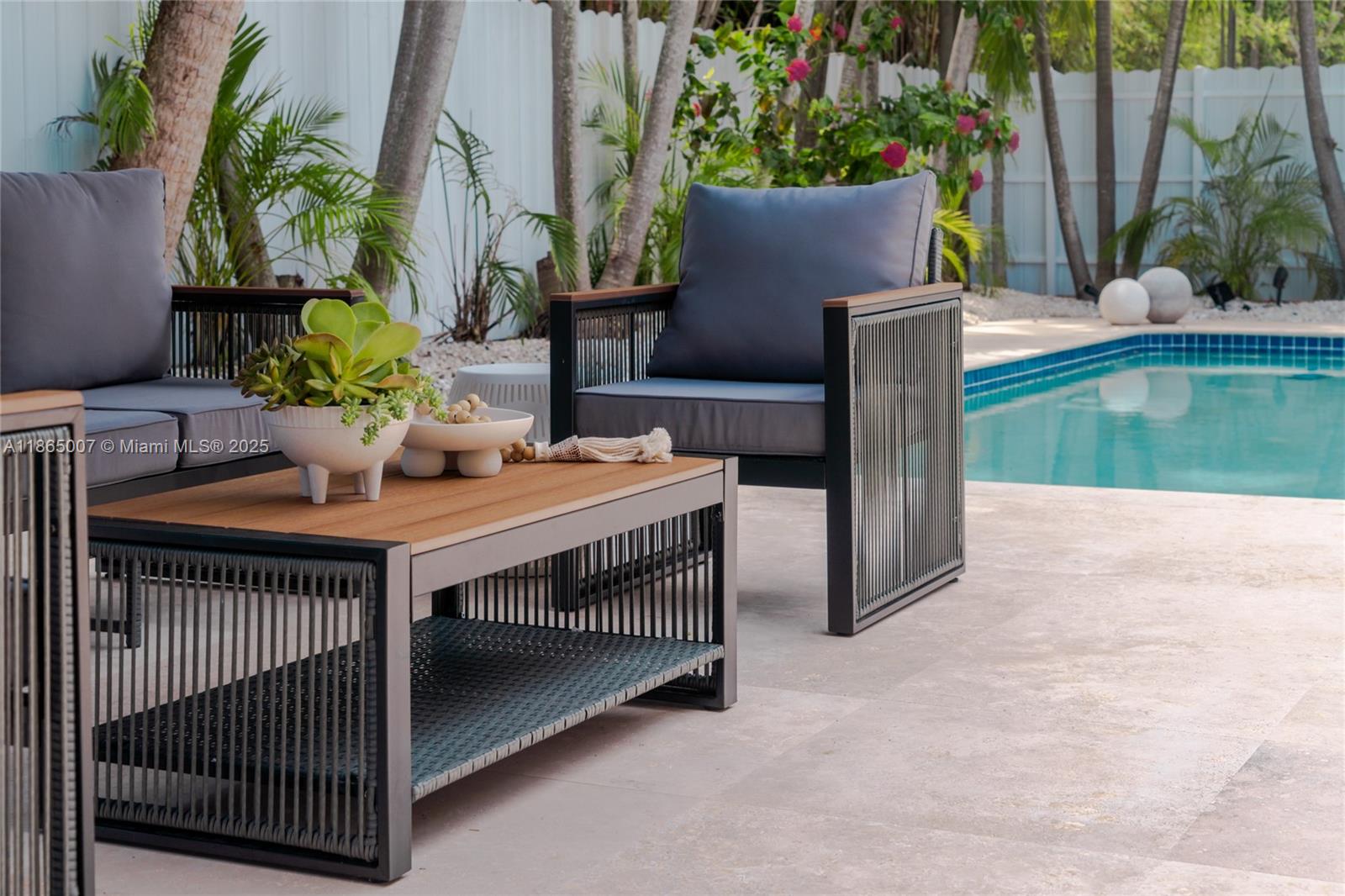 TROPICAL ISLE HOMES SUB - Residential