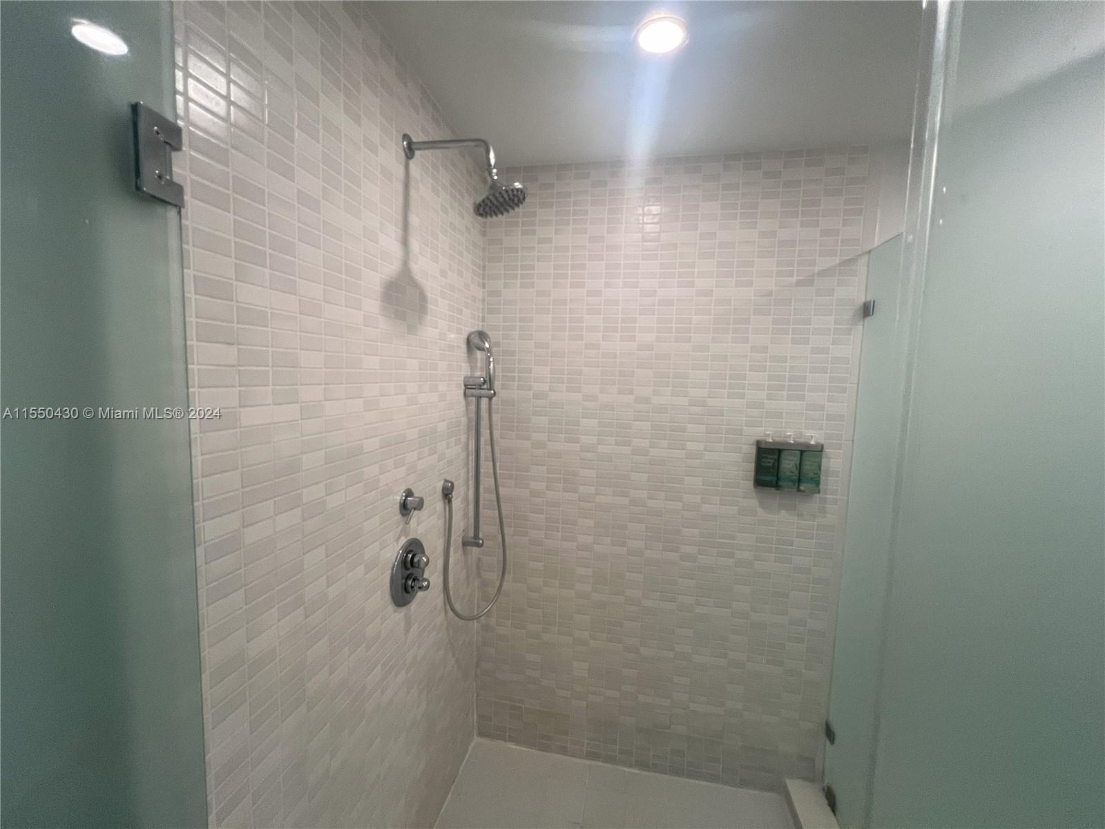 View photos, virtual tours, details... 5300 NW 87th Ave 601