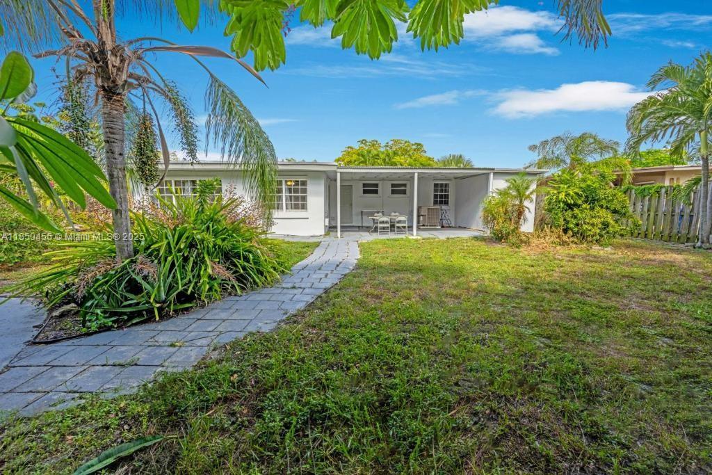 LAUDERDALE VILLAS - Residential Lease