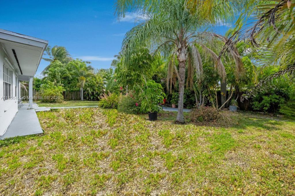 LAUDERDALE VILLAS - Residential Lease