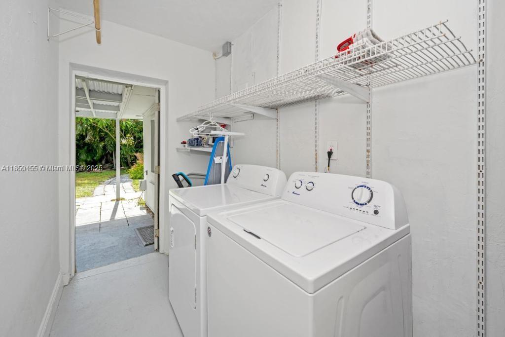 LAUDERDALE VILLAS - Residential Lease