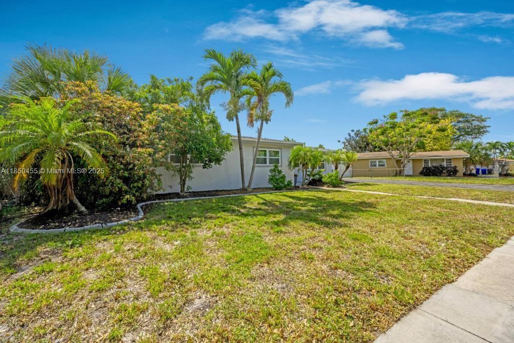 LAUDERDALE VILLAS - Residential Lease