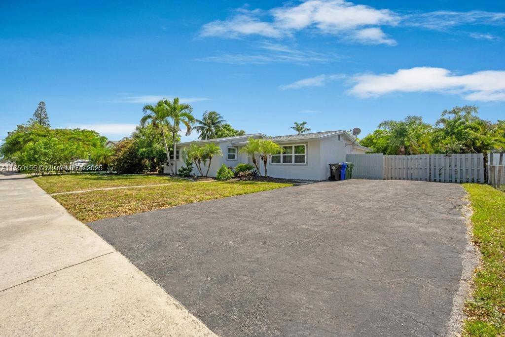 LAUDERDALE VILLAS - Residential Lease