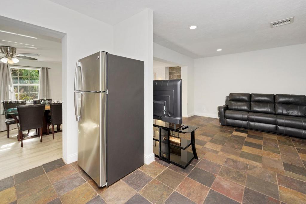 LAUDERDALE VILLAS - Residential Lease