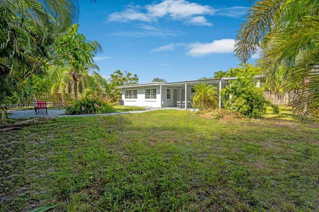 LAUDERDALE VILLAS - Residential Lease