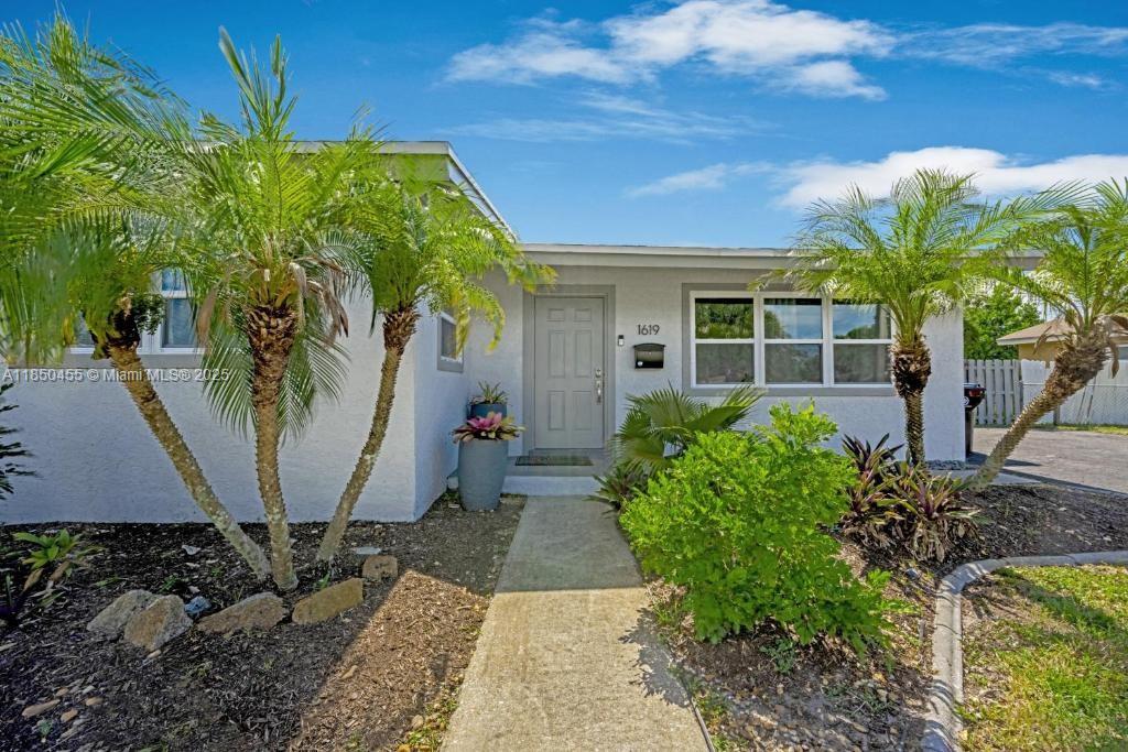 LAUDERDALE VILLAS - Residential Lease