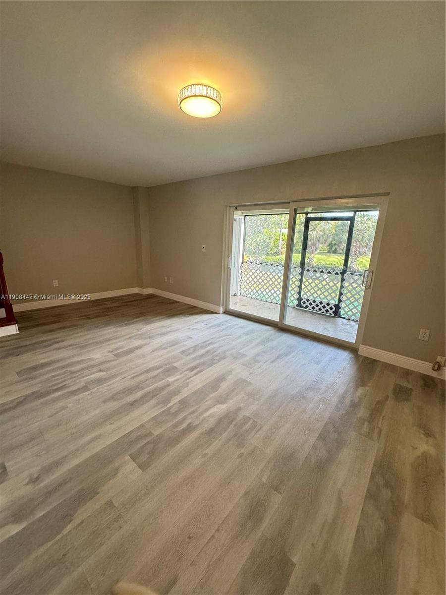 COUNTRY VILLAGE CONDO - Residential Lease