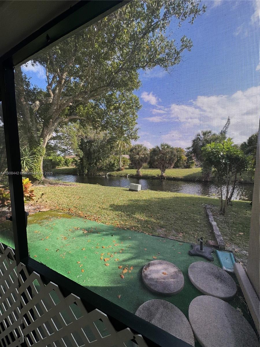 COUNTRY VILLAGE CONDO - Residential Lease