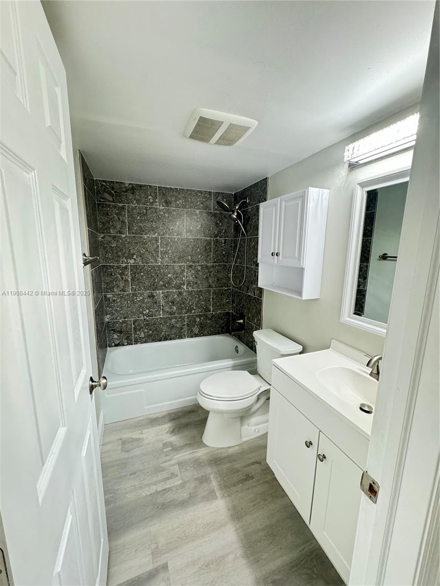 COUNTRY VILLAGE CONDO - Residential Lease