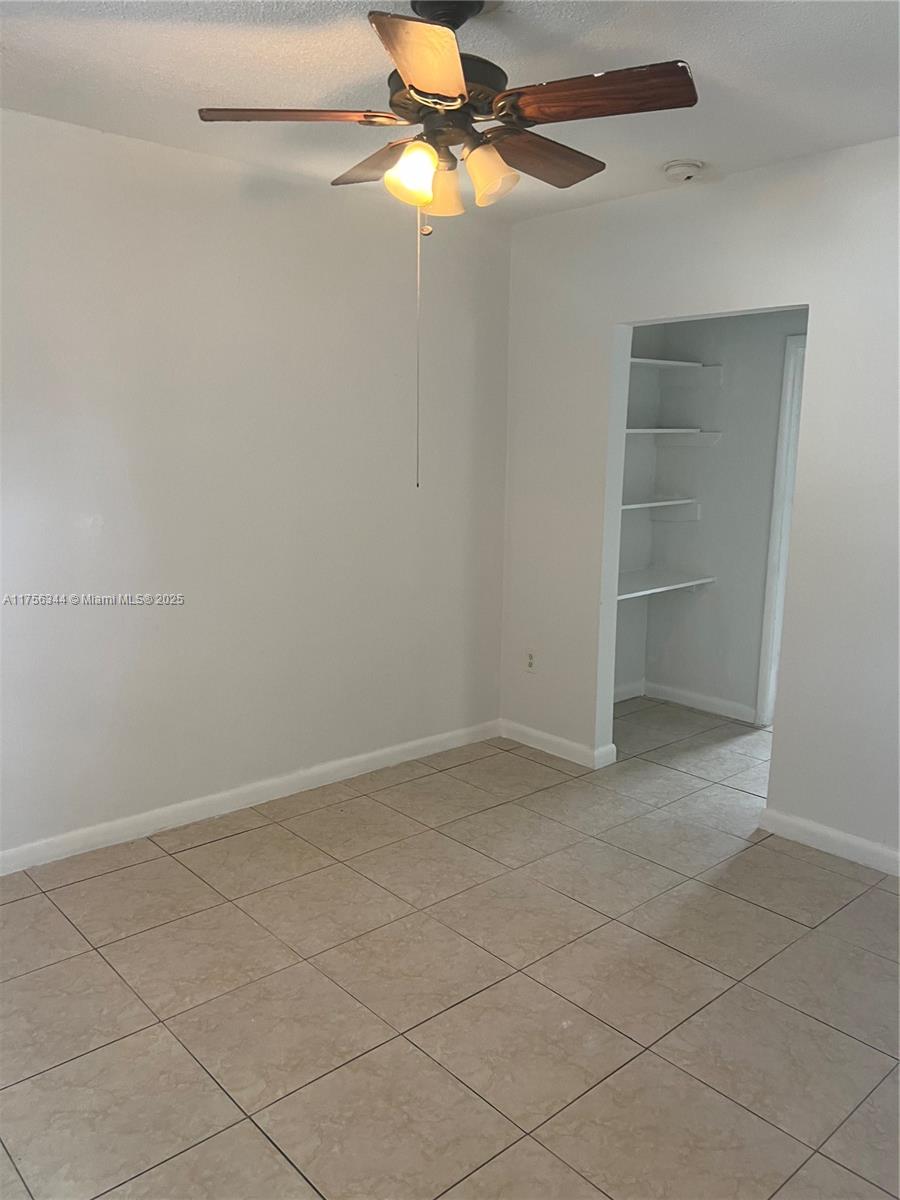 Rental Property at 2052 Washington Ave 1, Opa-Locka, Miami-Dade County, Florida - Bedrooms: 1 
Bathrooms: 1  - $1,350 MO.
