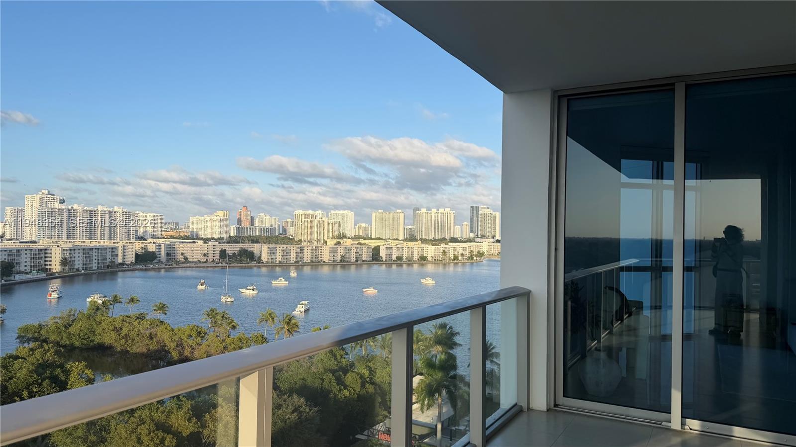 17301 Biscayne Blvd 1002