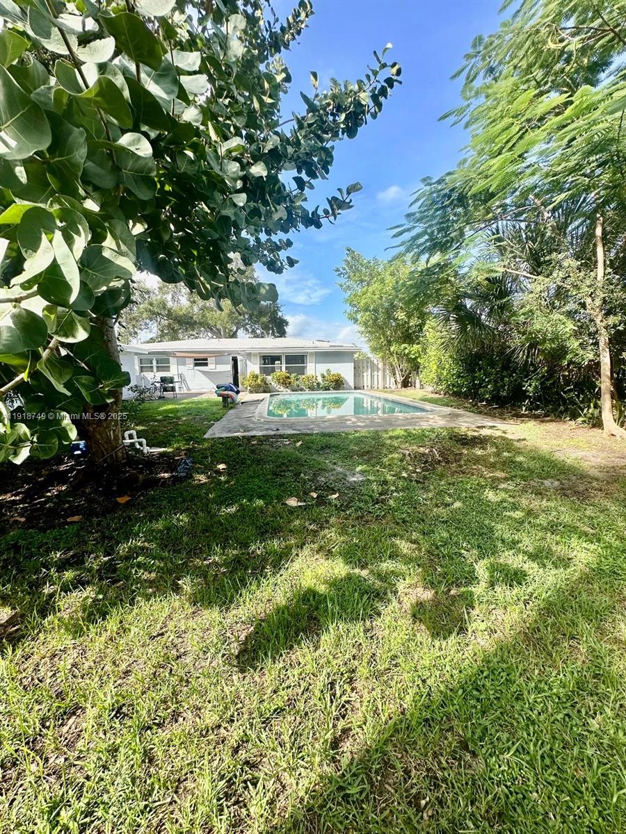 FLAMINGO PARK SEC - Residential Lease