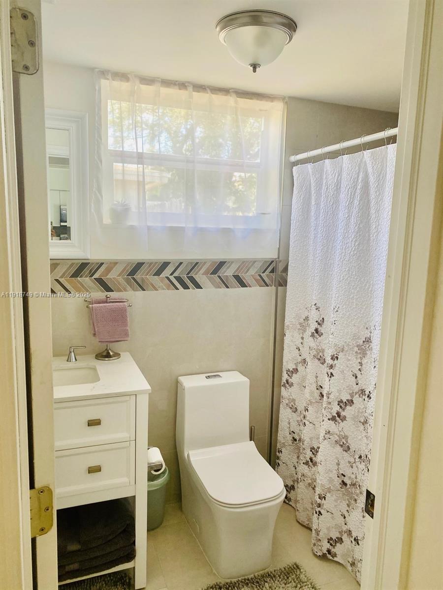 FLAMINGO PARK SEC - Residential Lease