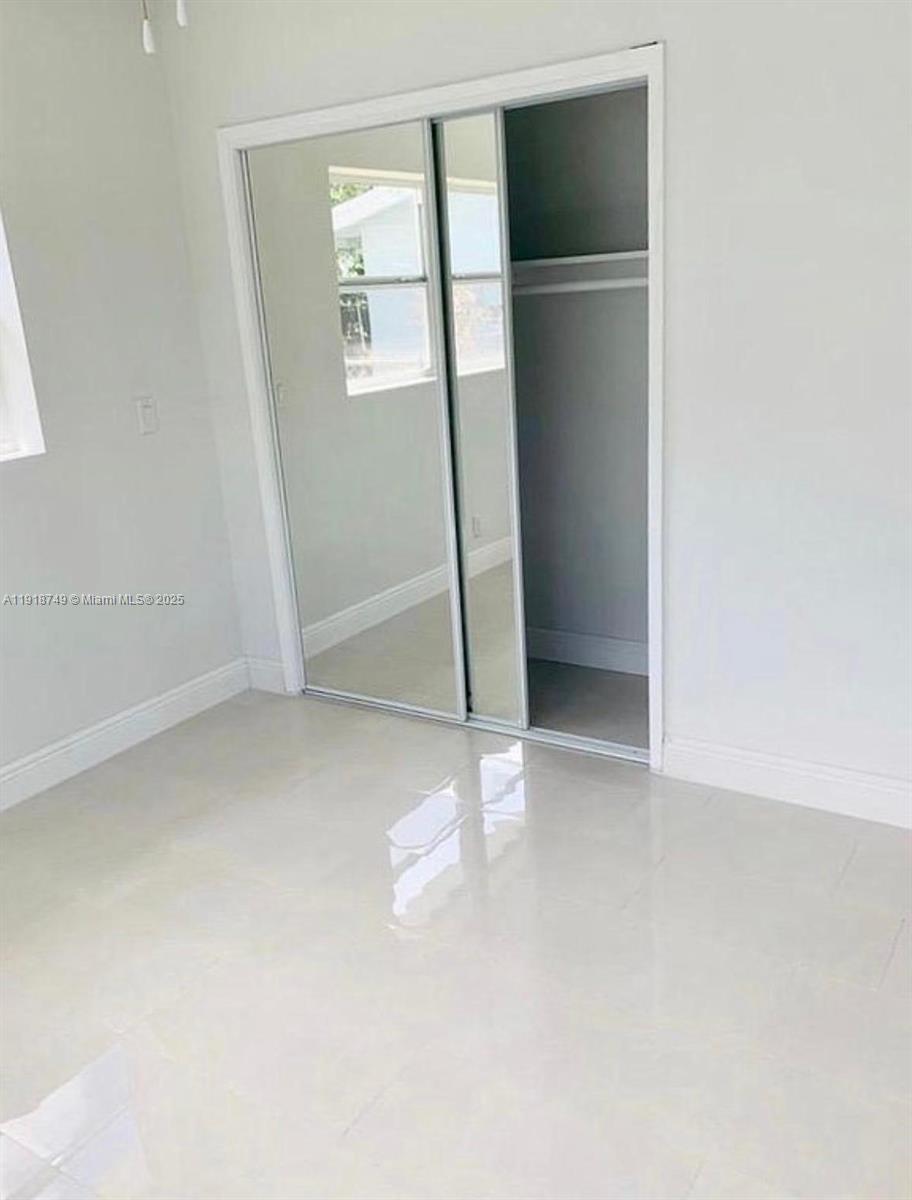 FLAMINGO PARK SEC - Residential Lease