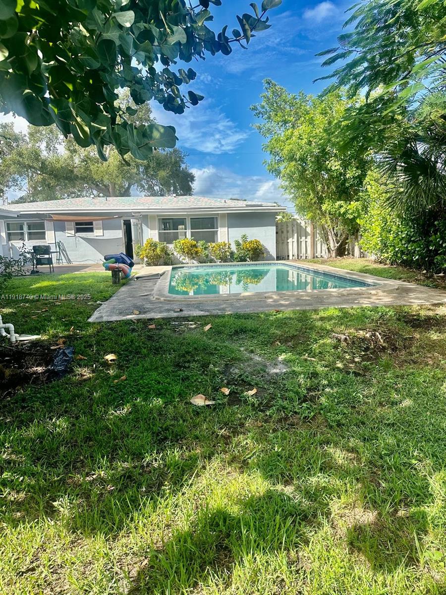 FLAMINGO PARK SEC - Residential Lease