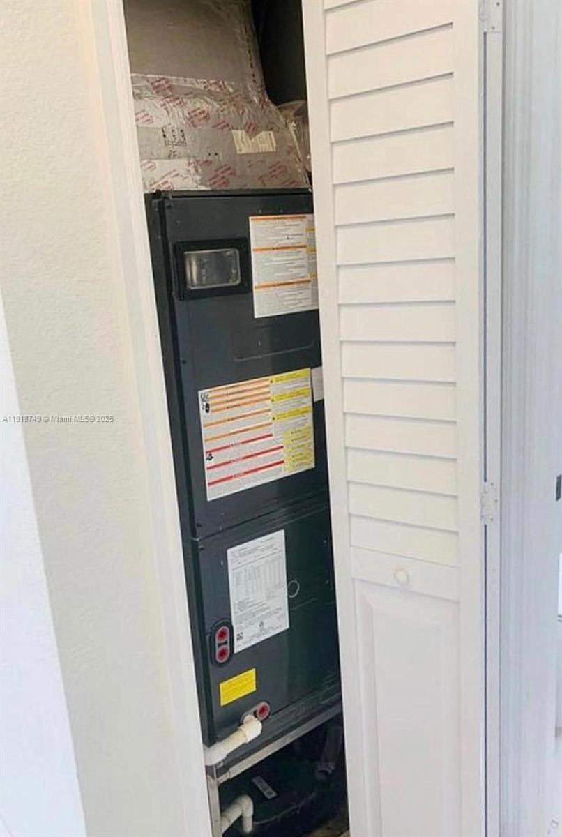 FLAMINGO PARK SEC - Residential Lease