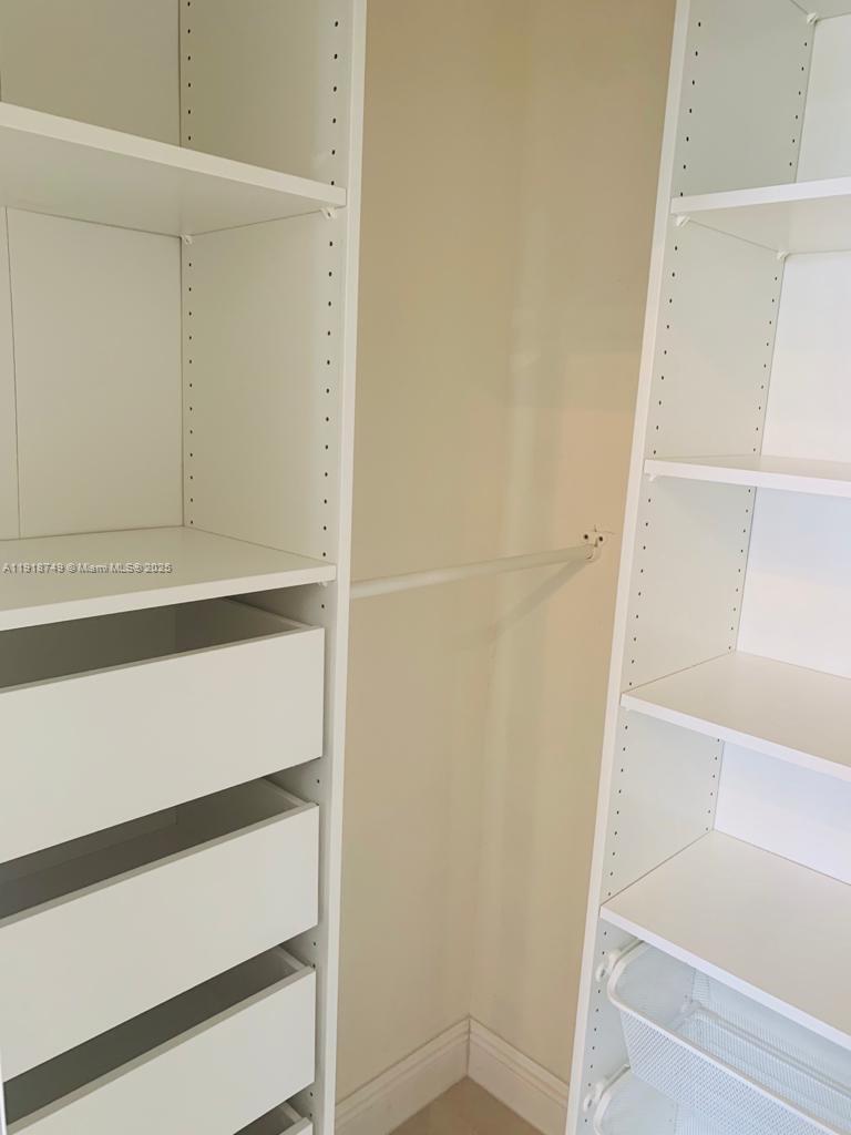 FLAMINGO PARK SEC - Residential Lease