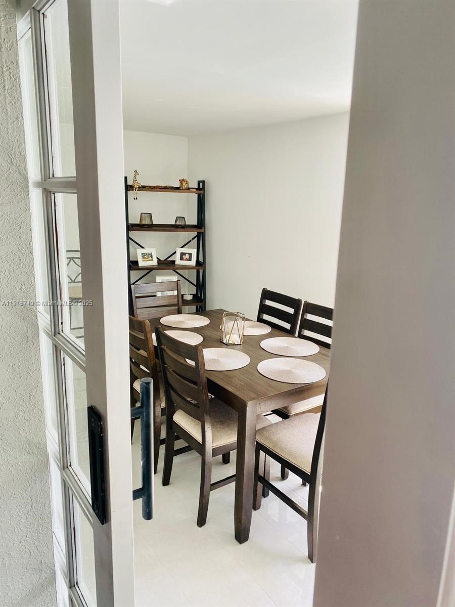 FLAMINGO PARK SEC - Residential Lease