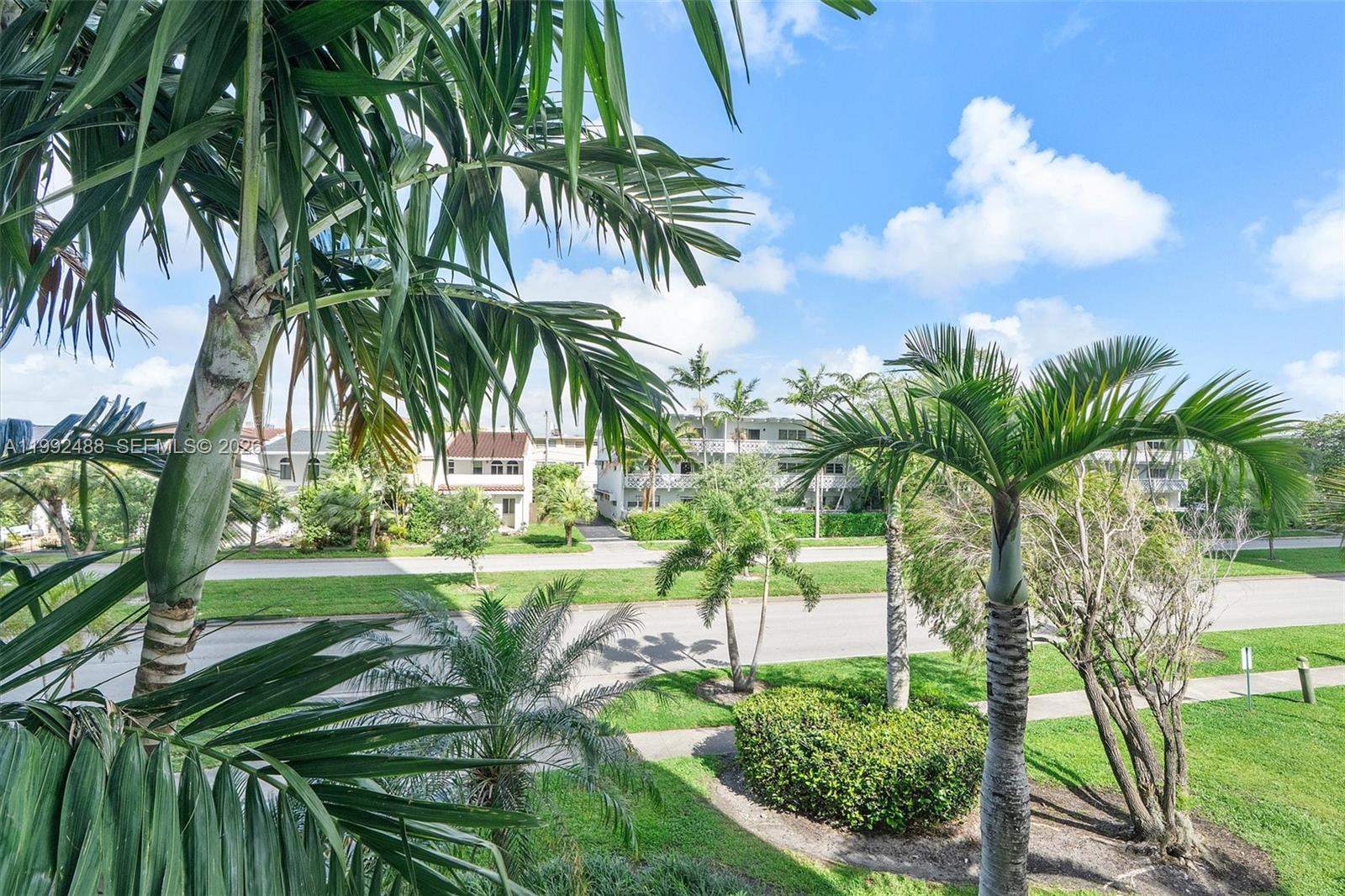 BAYVIEW TOWERS CONDO SOUT - Residential