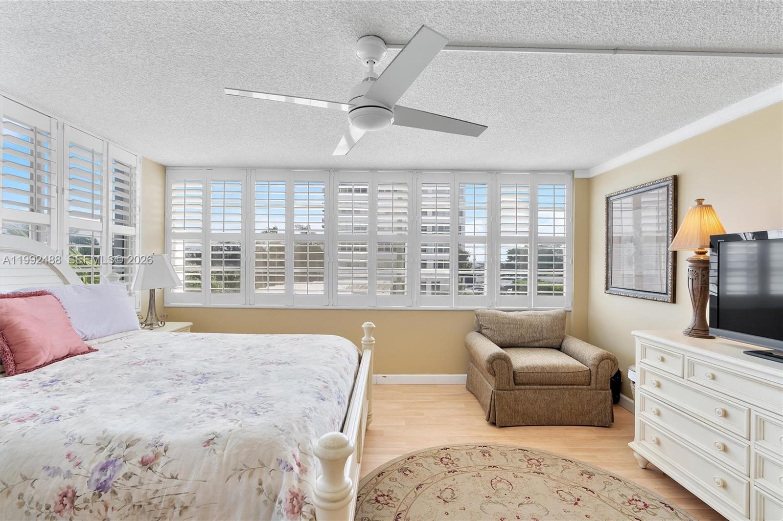 BAYVIEW TOWERS CONDO SOUT - Residential